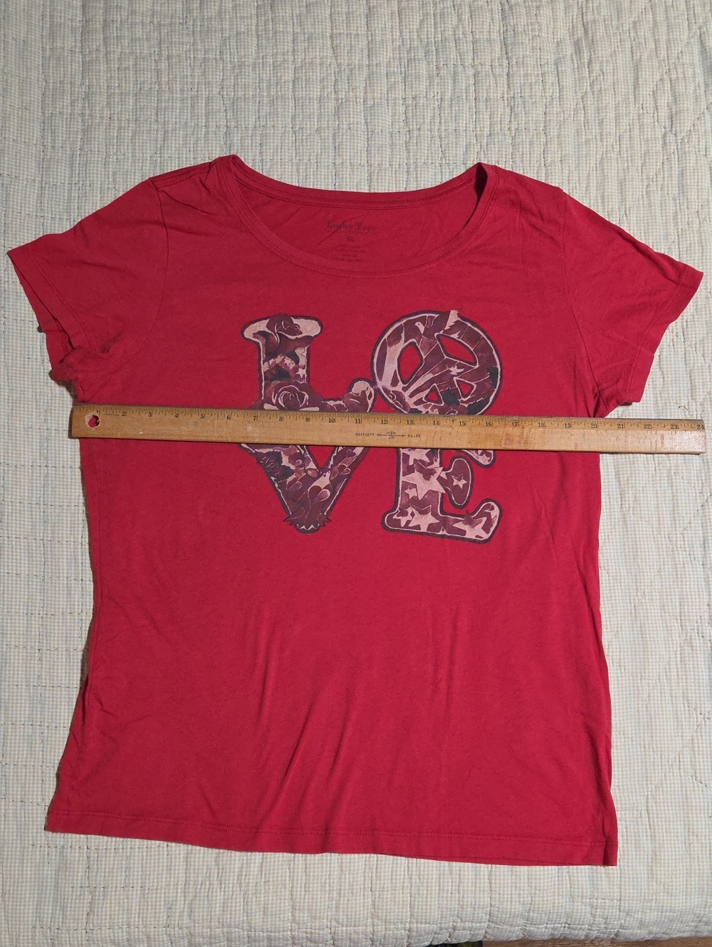 Lucky Tees XL Red Women's Graphic 'LOVE' Leopard Print Short Sleeve Tee